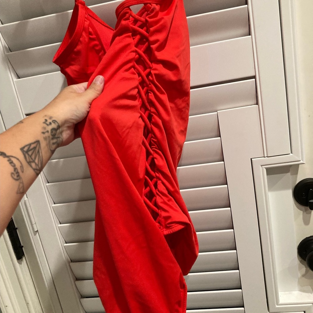 Red bathing suit - Picture 2 of 4
